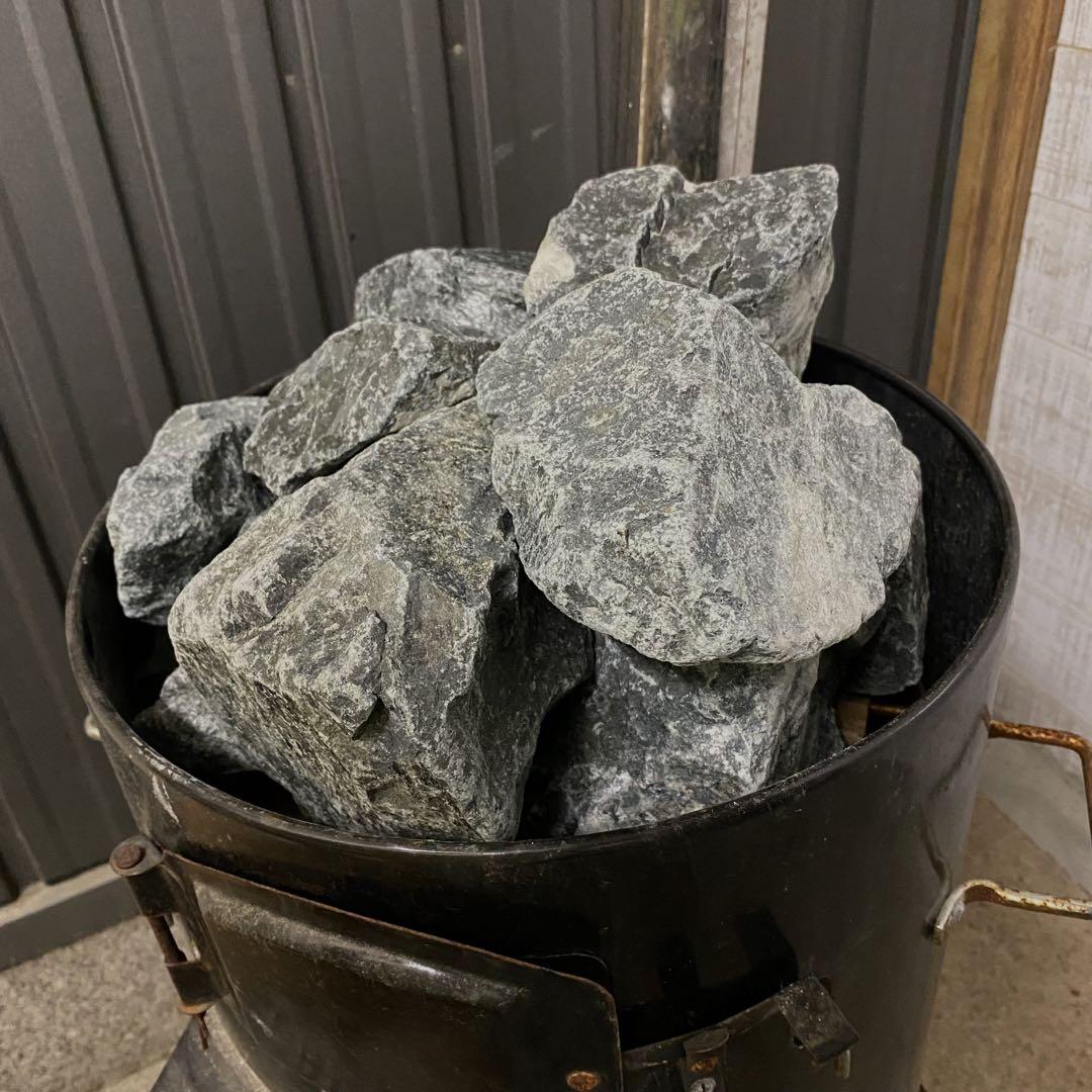 輝緑岩（火成岩） 25kg  かんらん石　サウナストーン　玄武岩　香花石