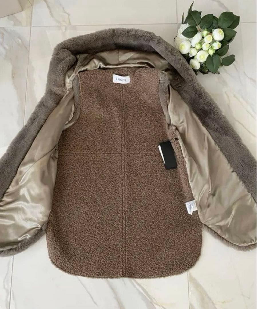 新品未使用 SYSORUS シソラス LUGER ファーベスト ファーコート 新品未使用 SYSORUS シソラス LUGER ファーベスト ファーコート