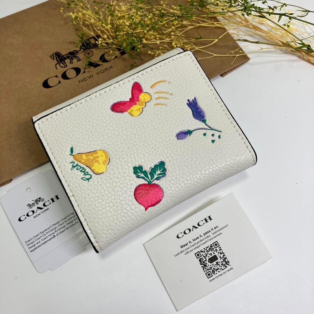 COACH コーチ　折り財布　ホワイト　白色　ドリーミーベジ柄 COACH コーチ 折り財布 ホワイト 白色 ドリーミーベジ柄 - 折り
