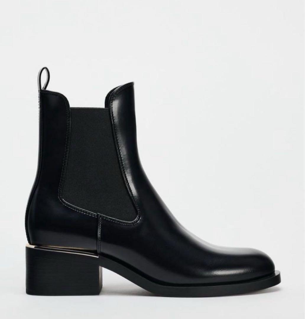 ZARA プレート付きショートブーツ ZARA プレート付きショートブーツ