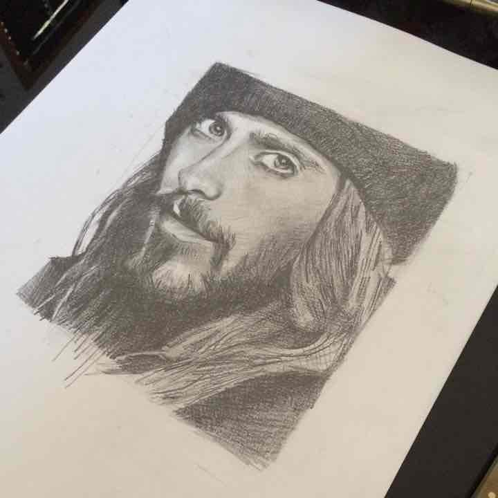 絵描いてます。