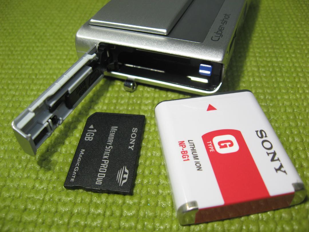 【完動美品】ソニー サイバーショット DSC-T20 スリムデジカメ 皮ケース付 完動美品】ソニー サイバーショット DSC-T20 スリムデジカメ 皮
