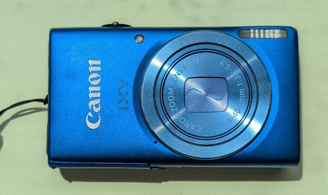 CANONキャノン　コンパクトデジタルカメラ　IXY 100F　電池、充電器付