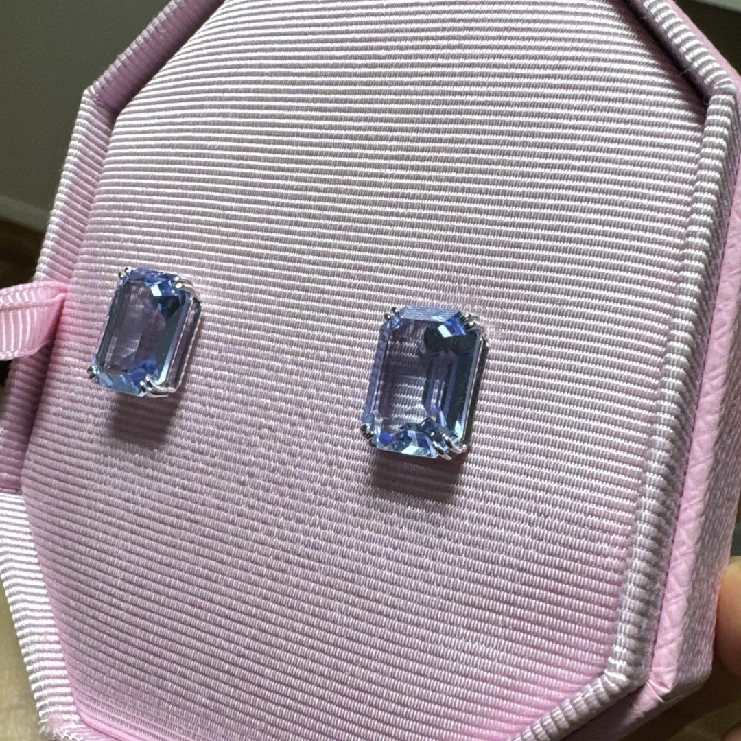 スワロフスキー ピアス　ミレニア