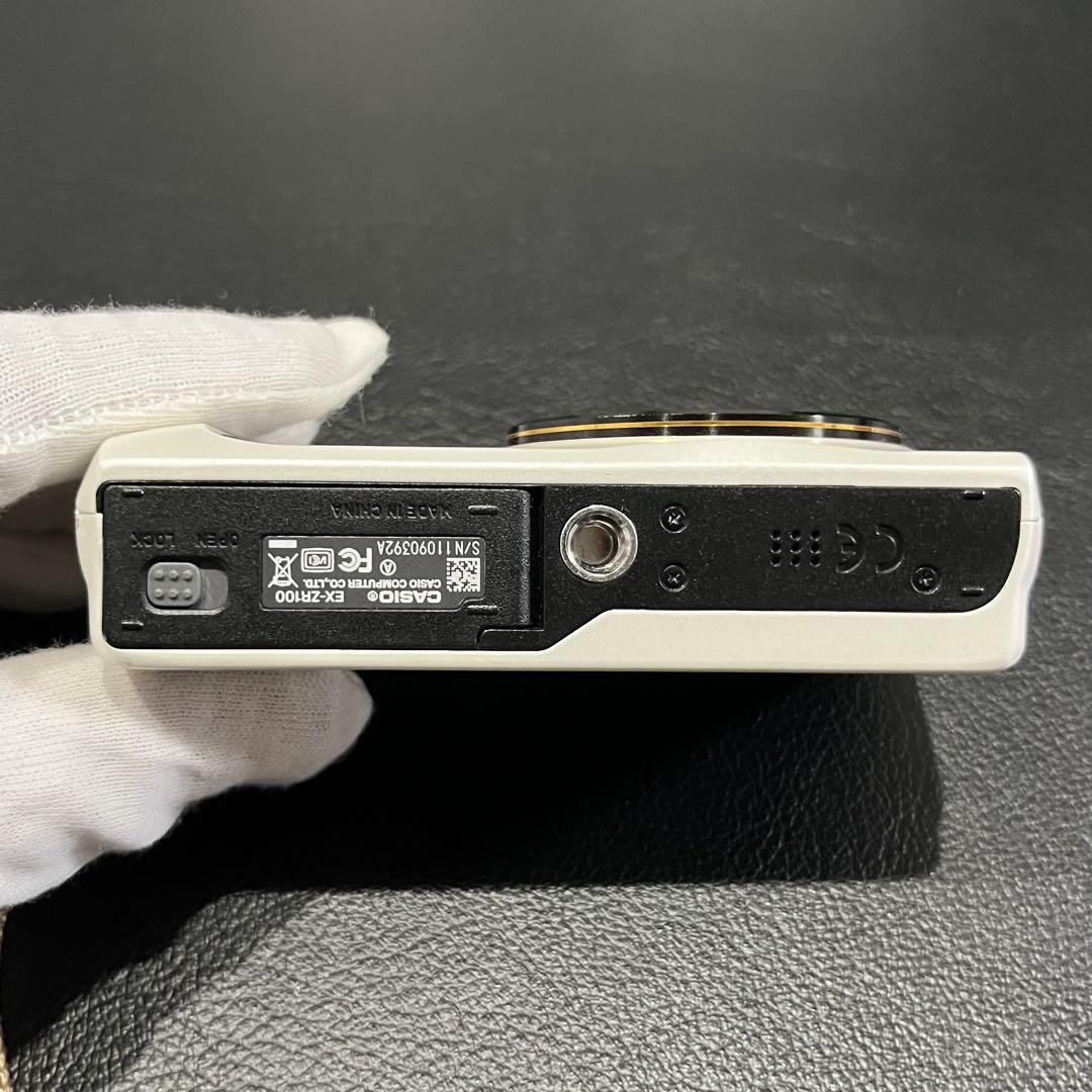 【美品】CASIO「EXILIM EX-ZR100」コンパクトデジタルカメラ