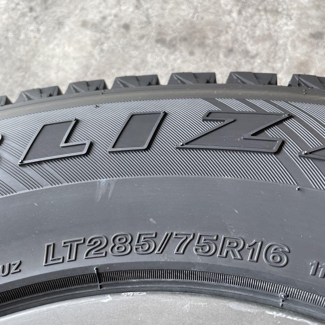 285/75R16 ブリヂストン スタッドレスタイヤ - メルカリ