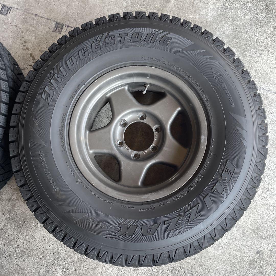 285/75R16 ブリヂストン スタッドレスタイヤ