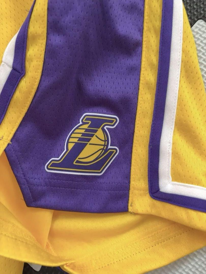 NIKE Los Angeles Lakers ユニフォーム半ズボン Mサイズ