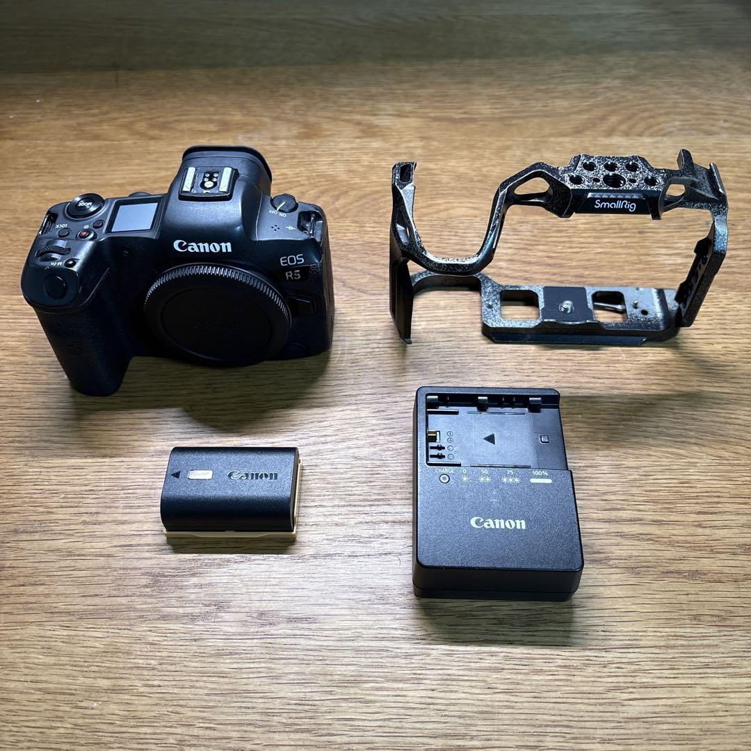 CanonEOS R5本体 smallrig BlackMamba カメラケージ