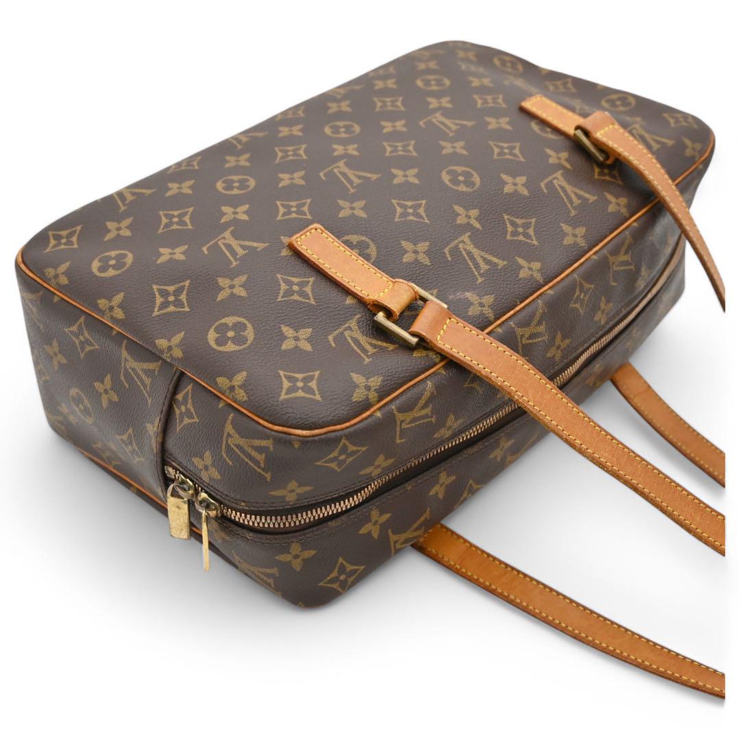 ルイヴィトン モノグラム シテGM ショルダーバッグ lv8842cd