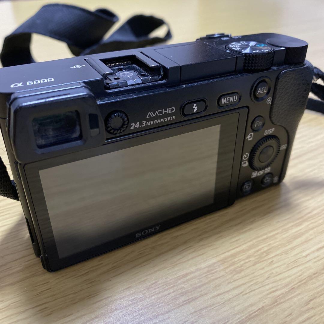 当日発送可能　SONY α6000 ミラーレスカメラ(バッテリーに劣化有)