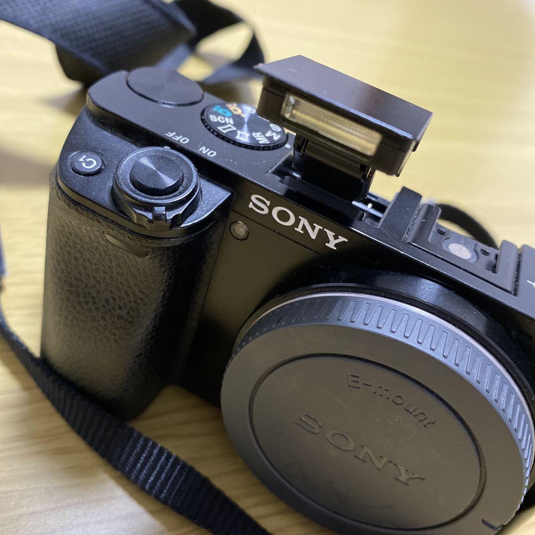 当日発送可能　SONY α6000 ミラーレスカメラ(バッテリーに劣化有)
