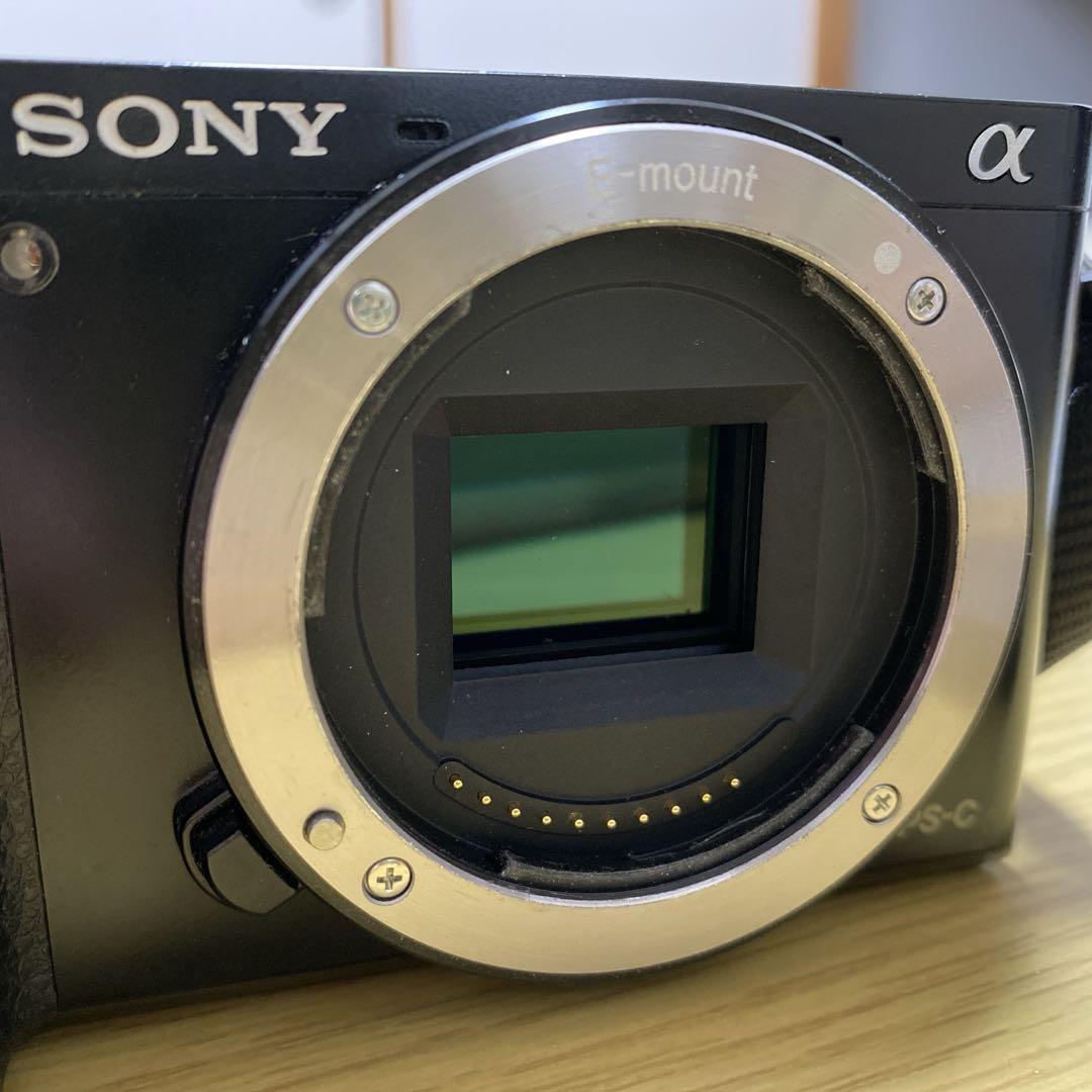 当日発送可能　SONY α6000 ミラーレスカメラ(バッテリーに劣化有)
