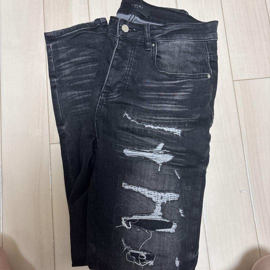 220○ AMIRI ブラックデニムパンツ ダメージ加工 AMIRI ブラックデニム パンツ ダメージ加工 - メルカリ