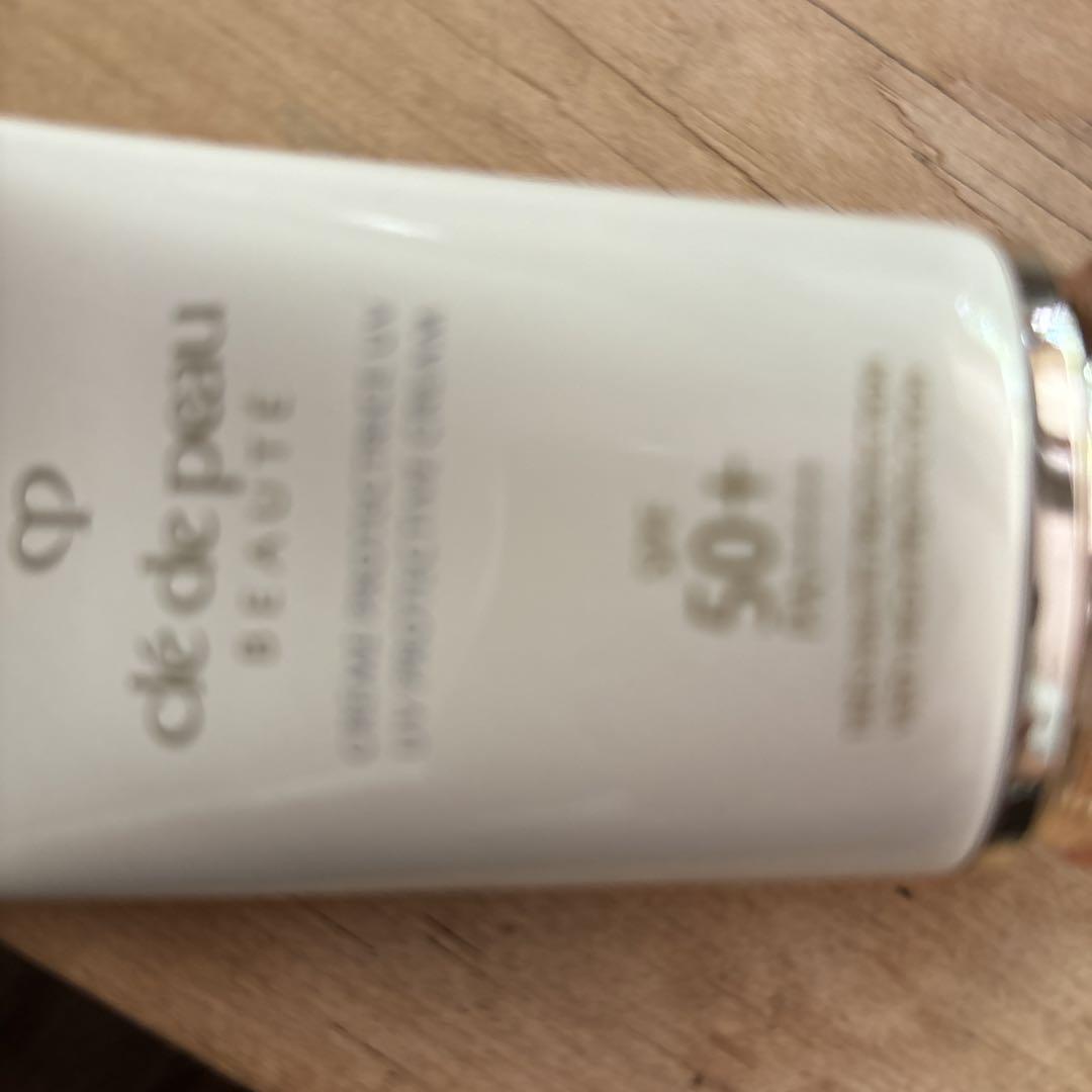 cle de peau. SPF50➕