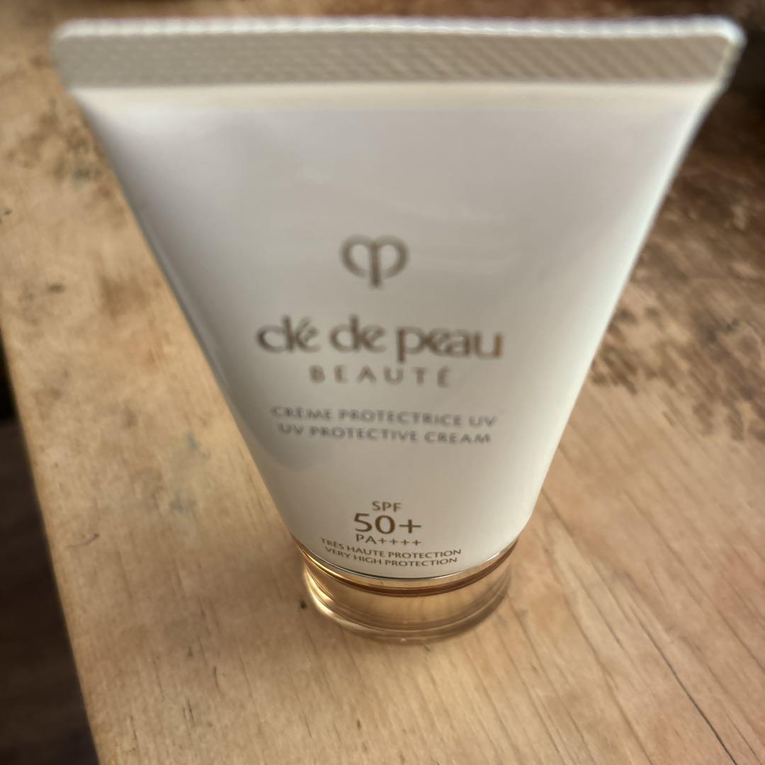 cle de peau. SPF50➕