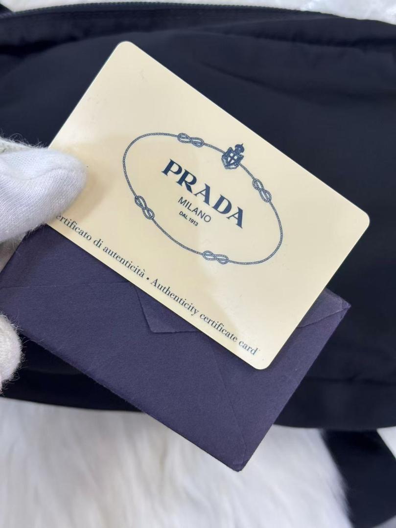 PRADA ブラック ショルダーバッグ