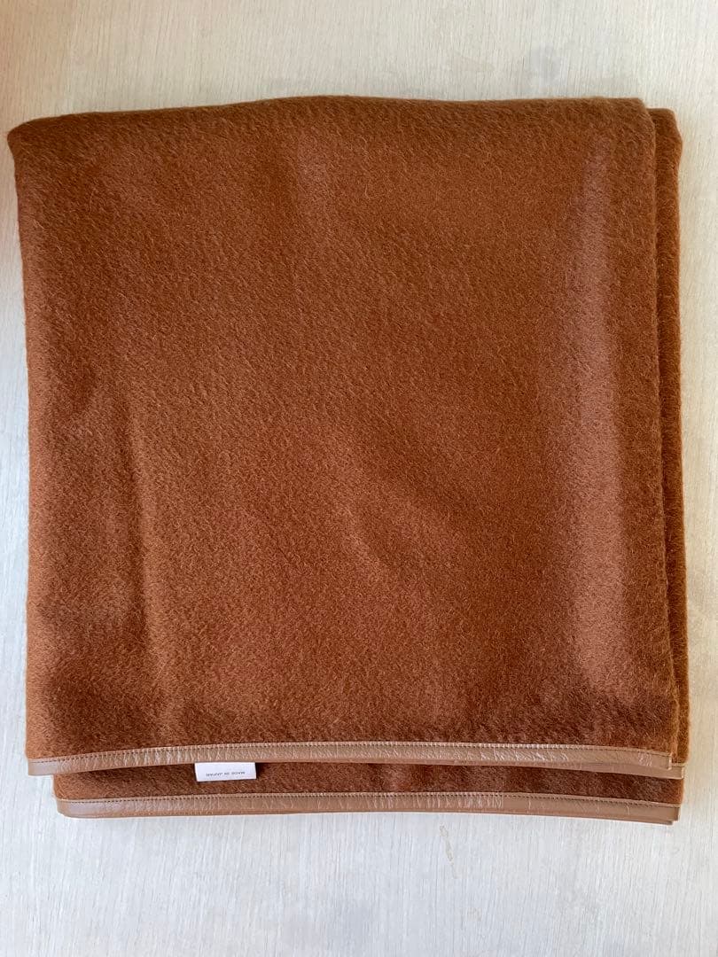 アソースメレ レザートリミングカシミヤストール アソースメレ レザートリミングカシミヤストール