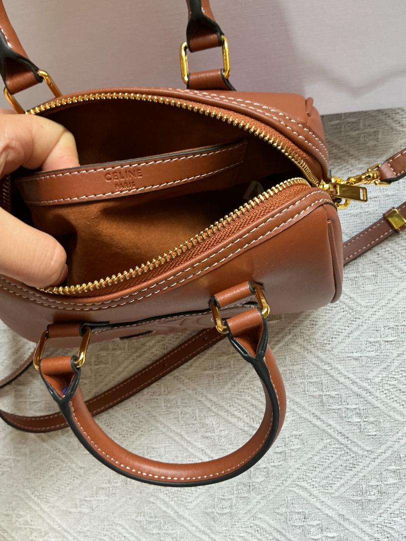 CELINE ブラウンショルダーバッグ