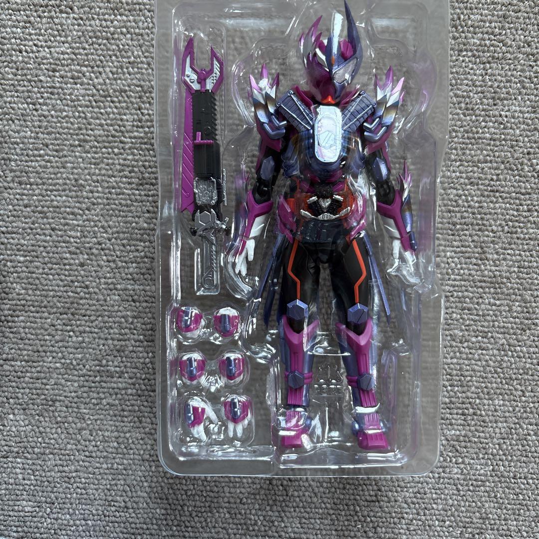 S.H.Figuarts 仮面ライダー ヴァルバラド