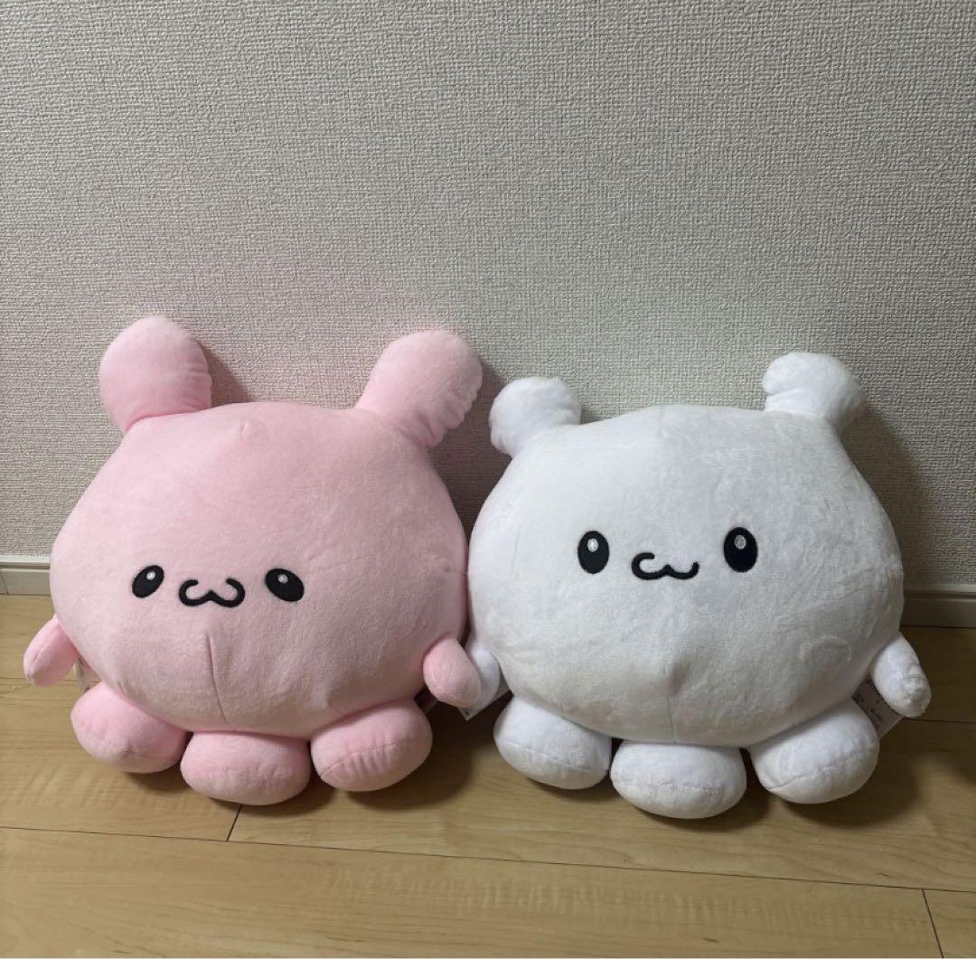 しまむら　コラボ　らぶいーず　ダイカットクッション　すもっぴ　ぴょんちー