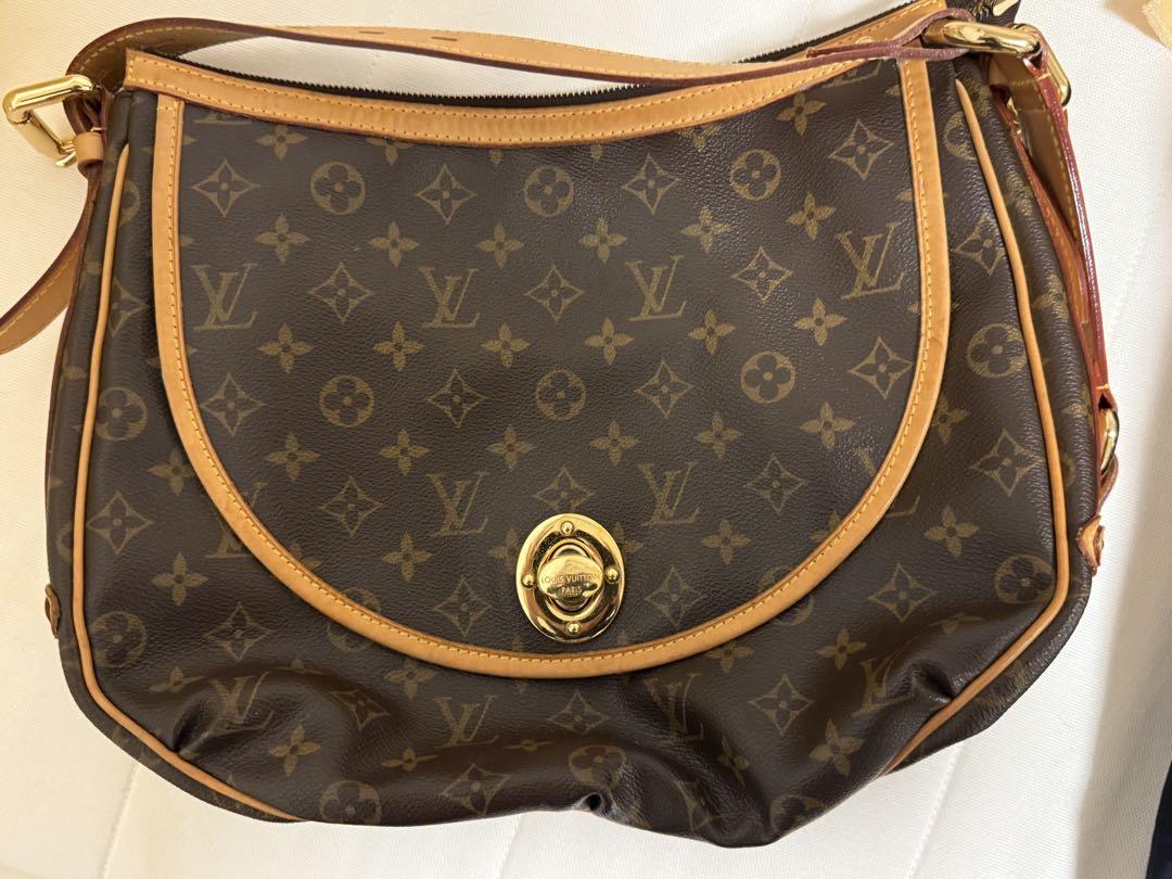 Vuitton モノグラムレザーバッグ