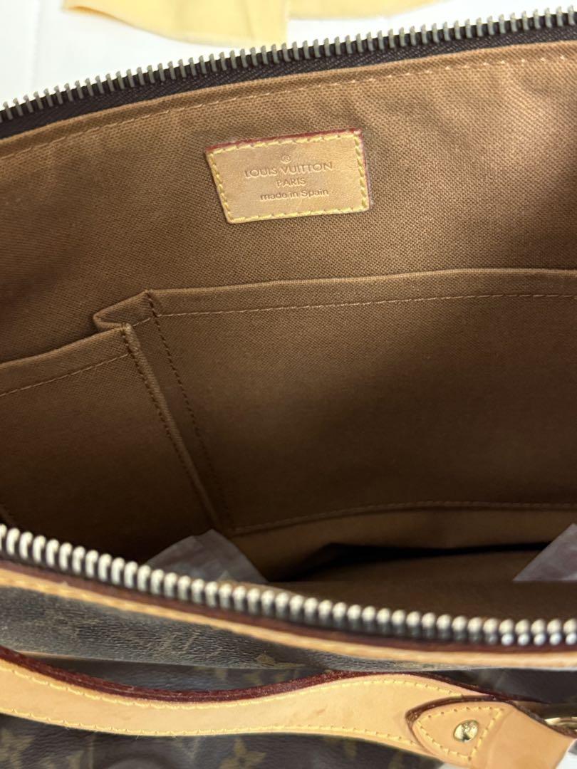 Vuitton モノグラムレザーバッグ
