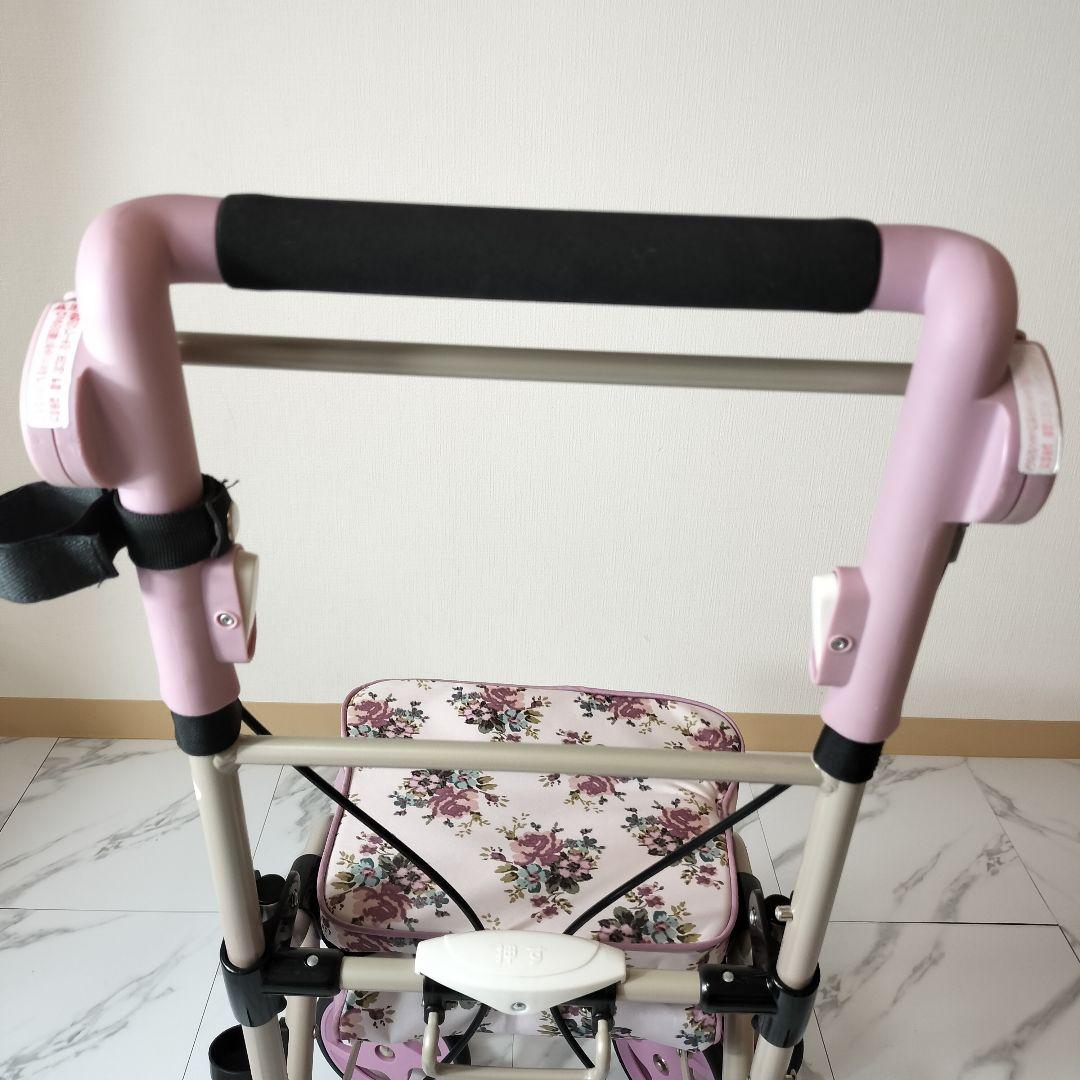 リッチェル アルキュート UL シルバーカー 花柄 座れる 手押し車