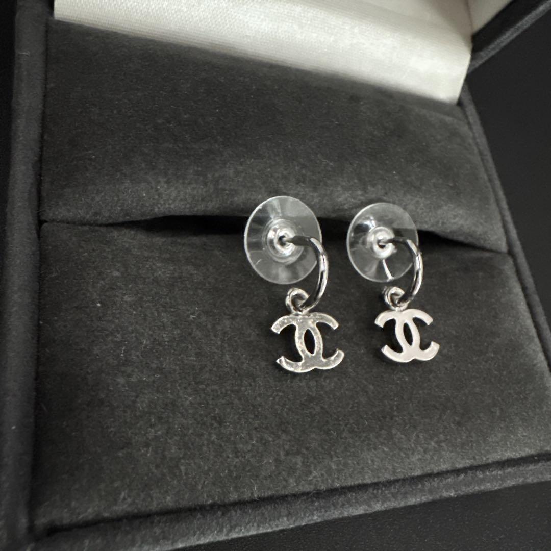 正規品　良品　シャネル CHANEL ミニココマーク スイングピアス　シルバー