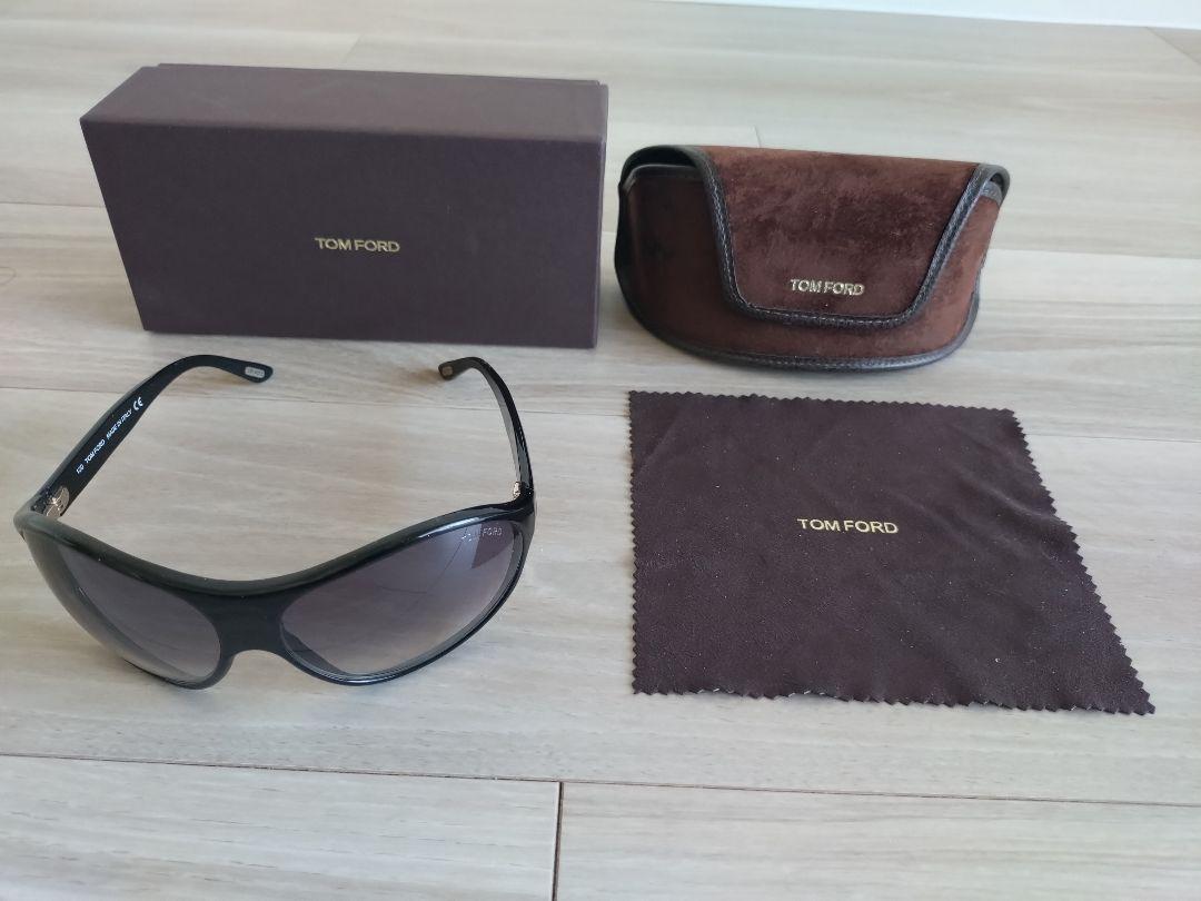 トムフォード　TOM FORD LIYA TF16 サングラス