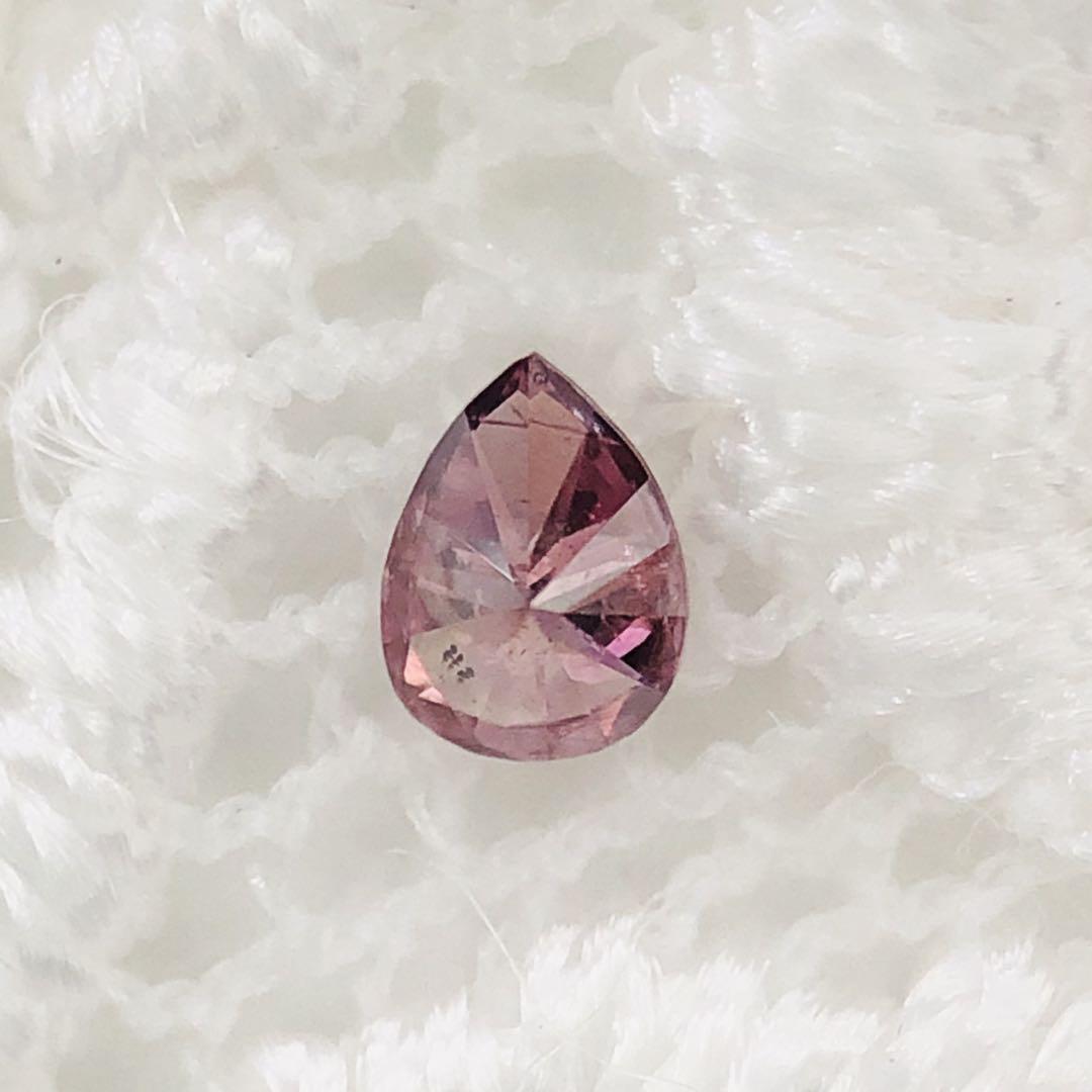 0.023ct Fancy Vivid Purplish Pink I-1