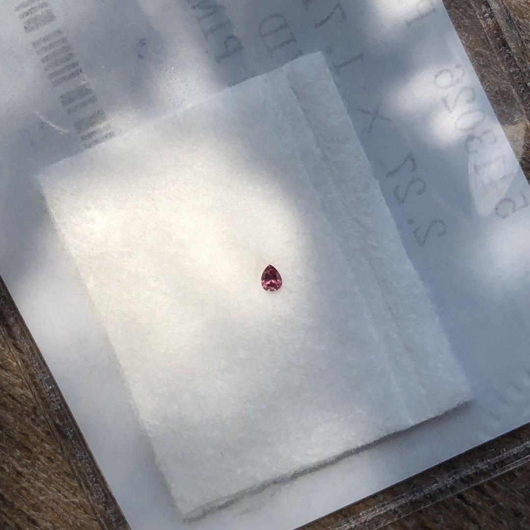 0.023ct Fancy Vivid Purplish Pink I-1