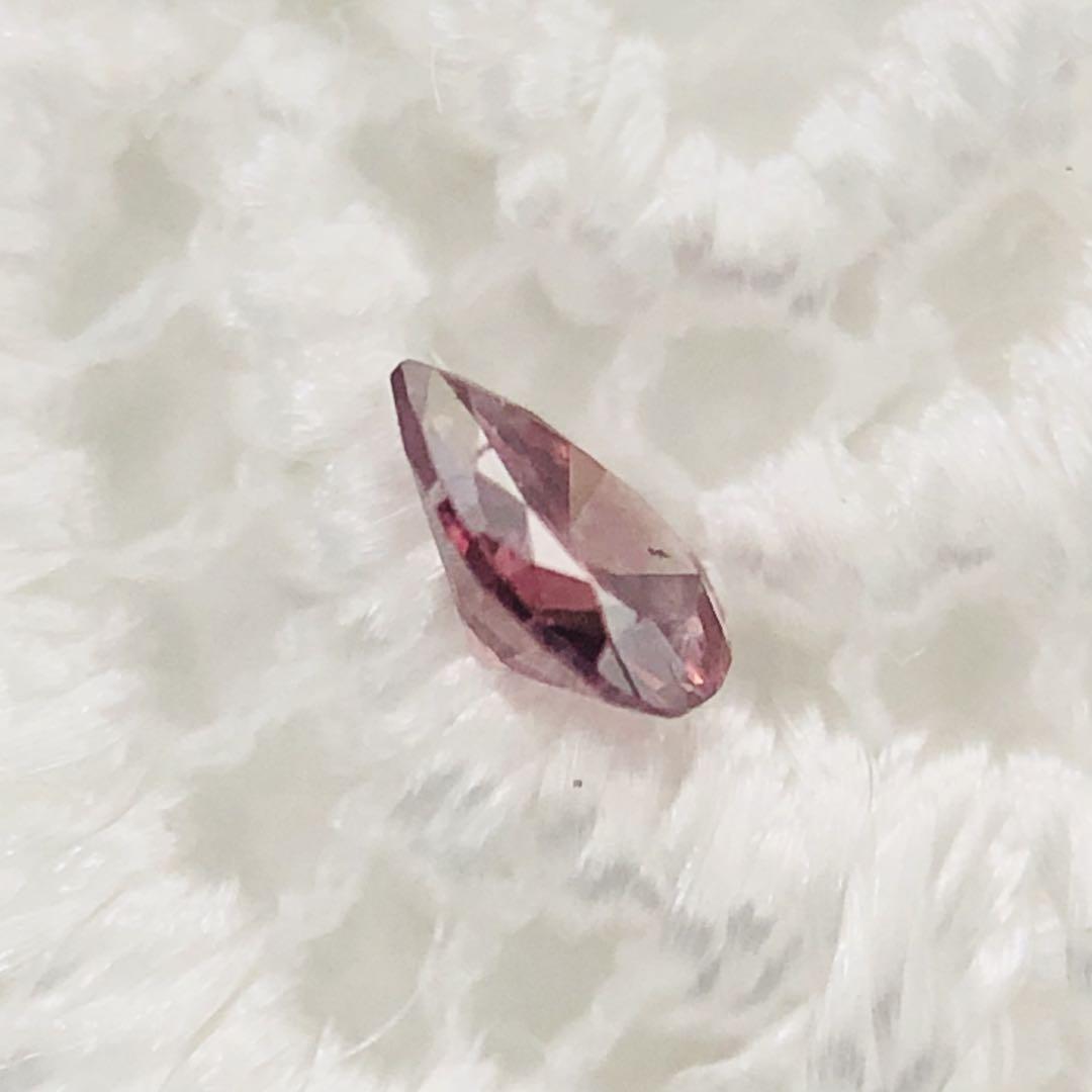 0.023ct Fancy Vivid Purplish Pink I-1