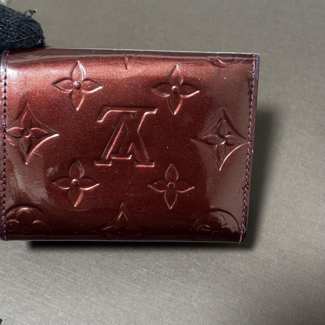 LOUIS VUITTON ルイヴィトン ヴェルニ アンヴェロップ カルト