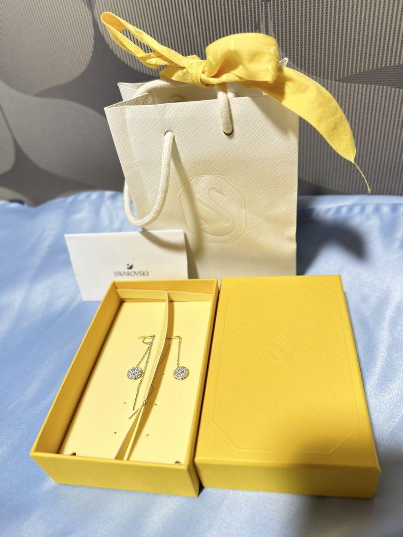 新品SWAROVSKI スワロフスキーピアス