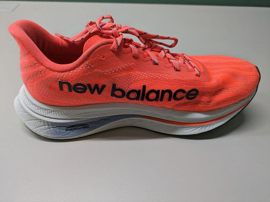スパイク・シューズ New Balance fuelcell supercomp T V2