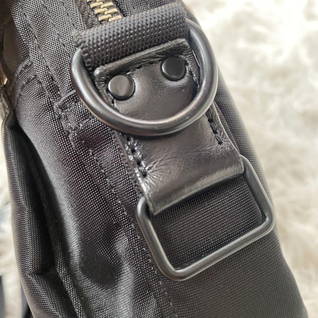 【さっちゃん】【美品】Porter lift 黒ショルダーバッグ　ブラック
