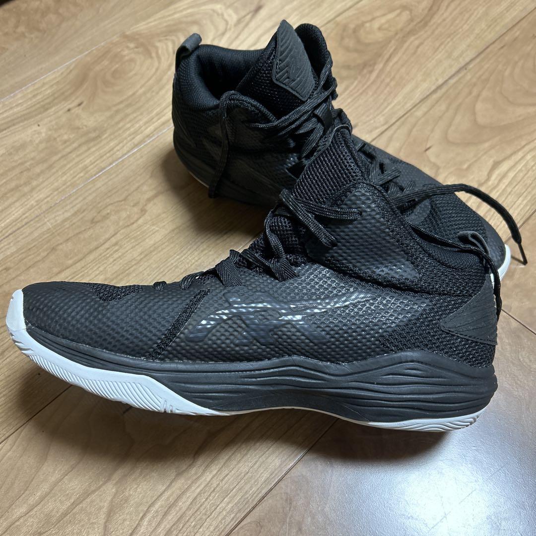 アシックスのバッシュ