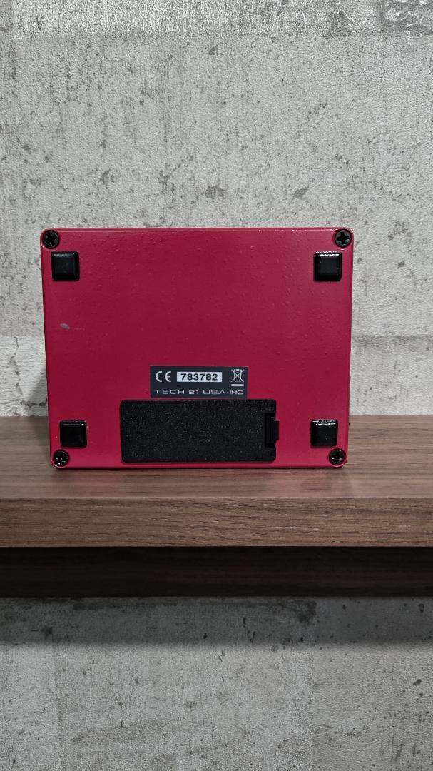 最終値下げ TECH 21 SansAmp BASS DI V2 限定赤サンズ 最終値下げ TECH 21 SansAmp BASS DI V2 限定赤サンズ - メルカリ