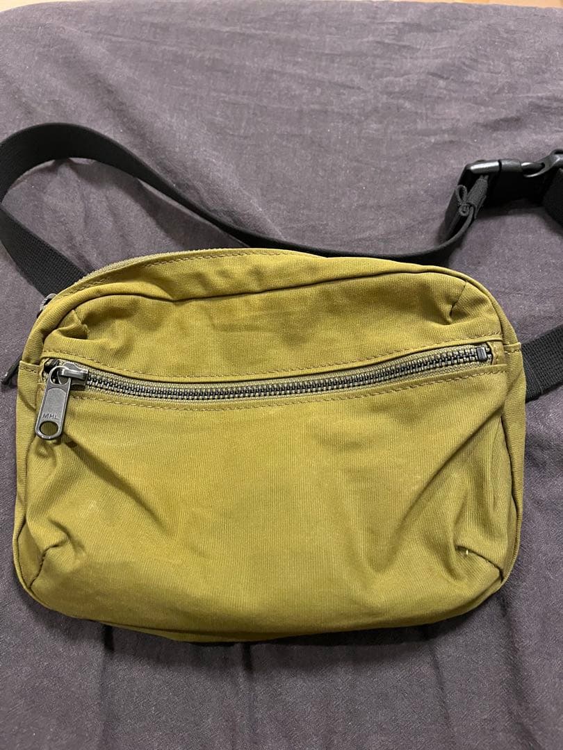 オリーブグリーン ナイロンショルダーバッグ オリーブグリーン ナイロンショルダーバッグ