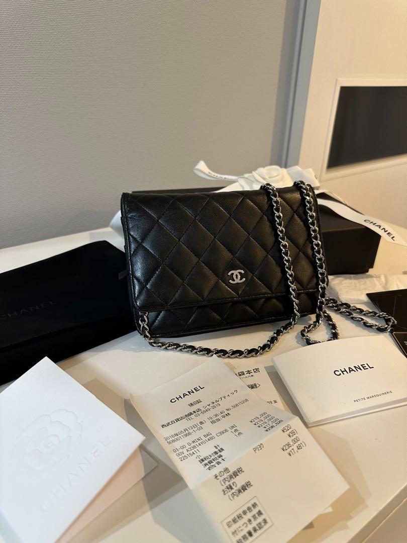 CHANEL ブラック キルティングショルダーバッグ