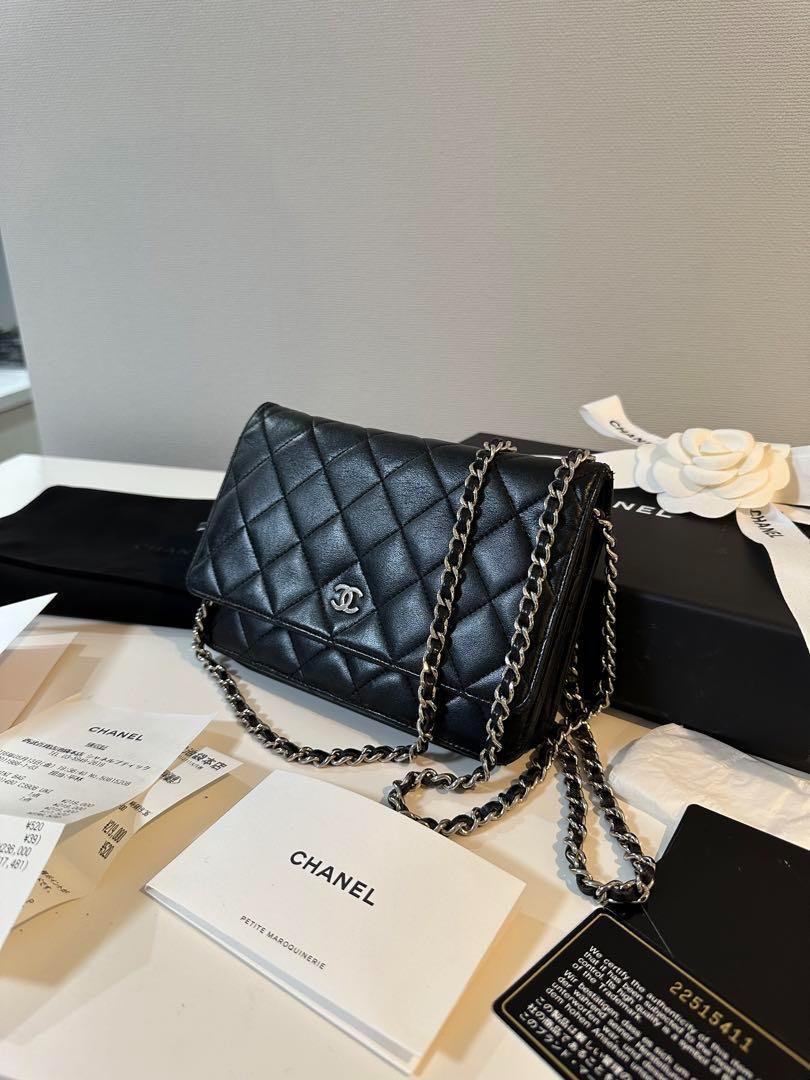 CHANEL ブラック キルティングショルダーバッグ