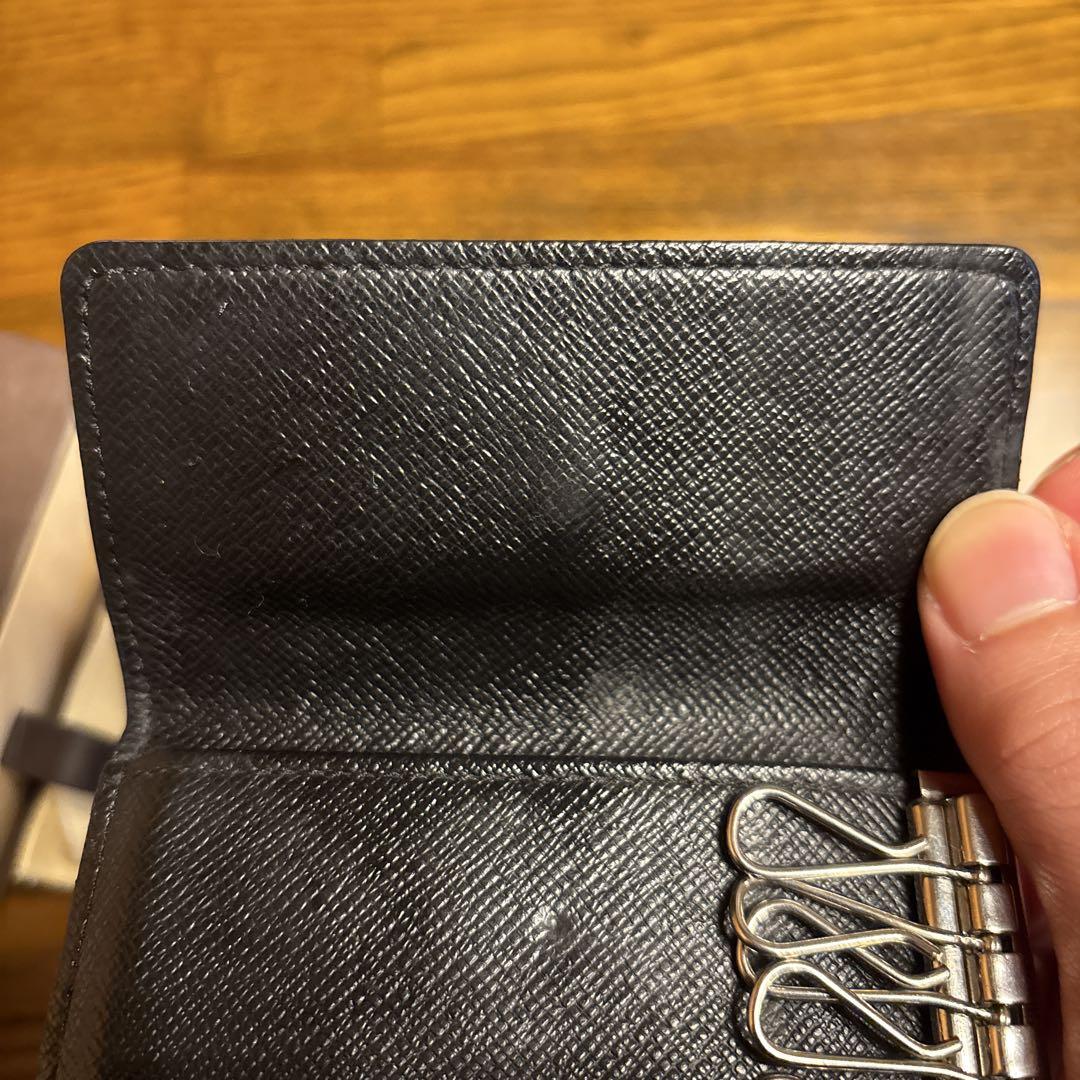 LOUIS VUITTON ブラック レザー キーケース