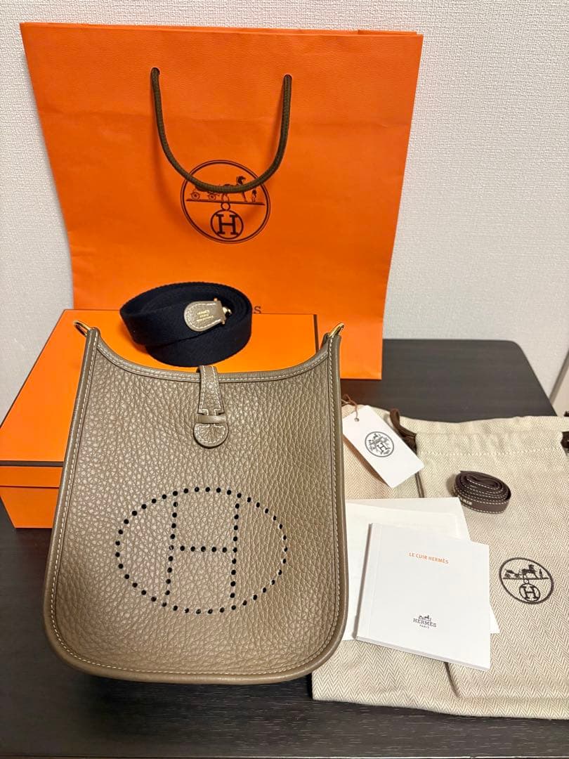 HERMES ミニエヴ　エトゥープ　ゴールド金具