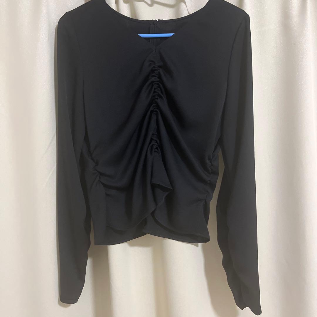 NOBLE 黒 ギャザー トップス