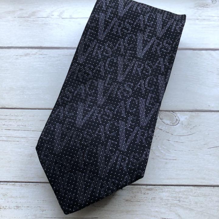 2022定番 極美品 VERSACE ヴェルサーチ 希少 総ロゴ イタリア製 ネクタイ m0n6w-m29895062611 SALE人気SALE