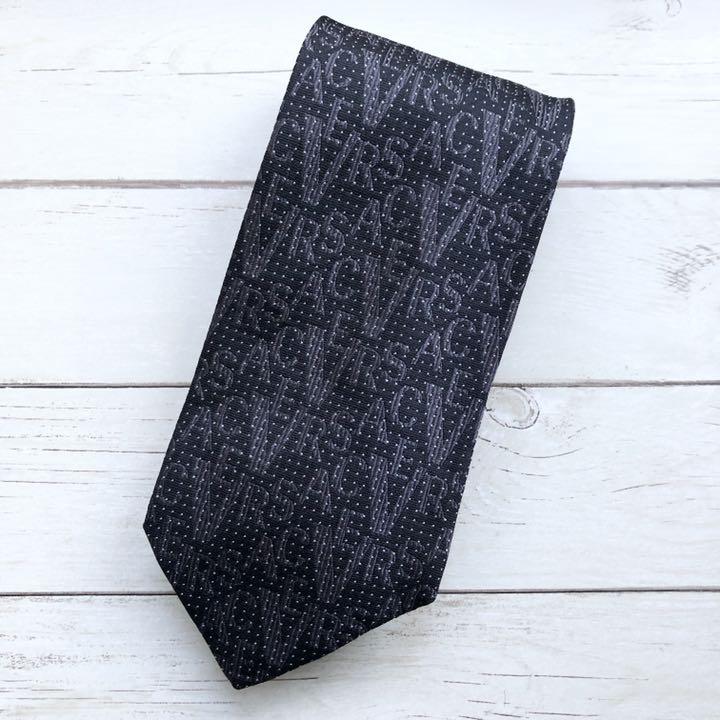2022定番 極美品 VERSACE ヴェルサーチ 希少 総ロゴ イタリア製 ネクタイ m0n6w-m29895062611 SALE人気SALE