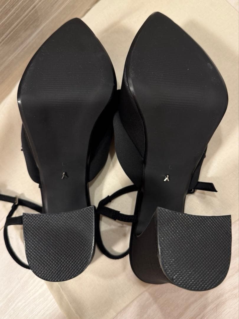 yello tokyo black chunky heel sandals L yello tokyo black chunky heel sandals L