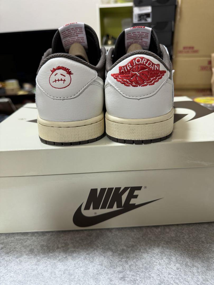 Travis Scott × Nike Air Jordan 1 Low OG