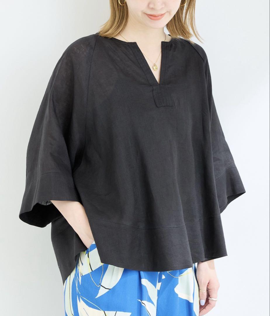 美品B.C STOCK✴︎リネン黒のVネックトップス